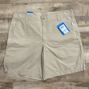 Men’s a Columbia Birch Forest Shorts